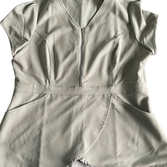 2 Grey Scrub Tops - Picture 3 of 3